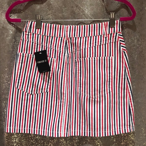 💥💥 Striped Skirt by Forever 21 - Picture 2 of 2